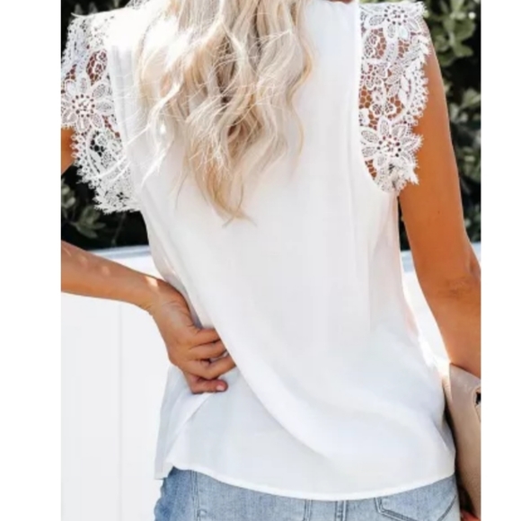 Size 2X Gianna Silky V neck blouse & lace capped sleeves - Picture 2 of 4